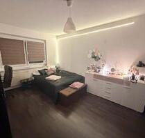 Schönes, helles 16 qm Zimmer in lieber 3er-WG in Berlin