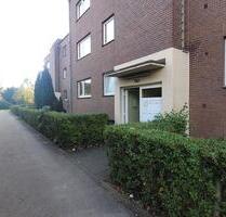 Ruhige 2 Zimmerwohnung mit Balkon in zweiter Reihe in Neuss-Weckhoven - ideal für Singles und Paare