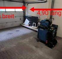 Zu Vermieten Garage mit elektrischen Rolltor - Reinhardshagen