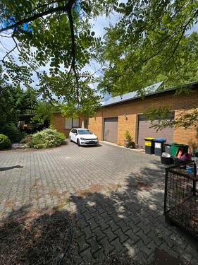 Foto - Einfamilienhaus mit großer Halle