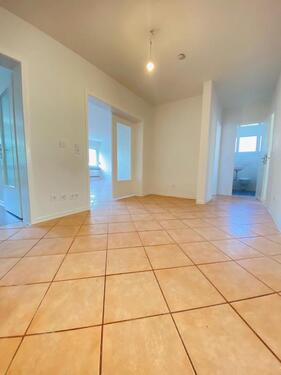 Foto - *** ERSTBEZUG NACH SANIERUNG – FAMILIEN AUFGEPASST *** Sehr helle 4-Zimmer-Wohnung mit Balkon ***