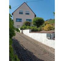Haus mit großem Grundstück & Weinbergblick in Rivenich - Osann-Monzel