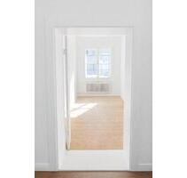 Charmante 2-Zimmer-Wohnung mit Balkon und Dielenboden in bester Lage von Berlin-Zehlendorf