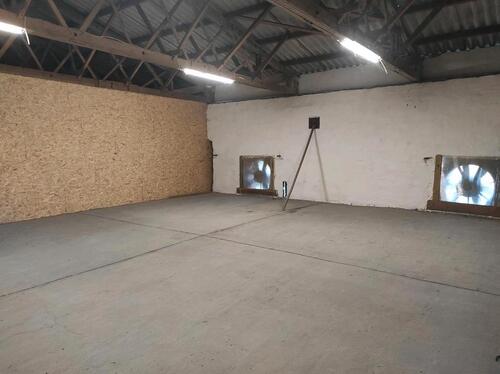 Foto - Halle Lager Garage - 450,00&nbsp;EUR Miete,