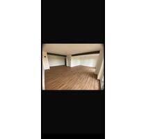 Helle 3-Zimmer Erdgeschosswohnung mit Terrasse und Garage - Bad Neustadt an der Saale