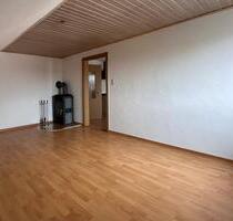 DG-Wohnung | 3,5 Zi | 80 m² | Neue Küchenzeile | in Traßlberg - Poppenricht