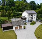Foto - Ein-Zweifamilienhaus mit PV, 4 Garagen & großer Terrasse