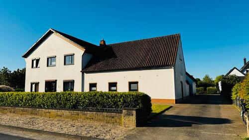 Foto - 4 Zimmerwohnung zum 01.01.2026 - 1.250,00&nbsp;EUR Kaltmiete, ca.&nbsp; 122,00&nbsp;m&sup2;