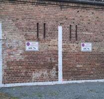 2 Parkplätze je 20€ monatlich - 20,00&nbsp;EUR Miete, in Brandenburg an der Havel (PLZ: 14776) Bahnhofsvorstadt