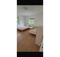 Praktische 2-Zimmer-Wohnung mit großer Terrasse und Garten - Augsburg