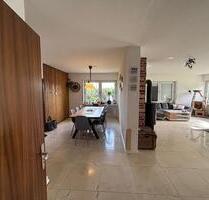 Großzügige EG Wohnung(150qm) mit Garten, Terrasse (&Kaminofen) - Vöhringen