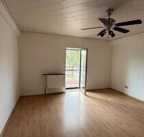 2 Zimmer Wohnung mit Küchenzeile und Balkon zu vermieten - Windorf