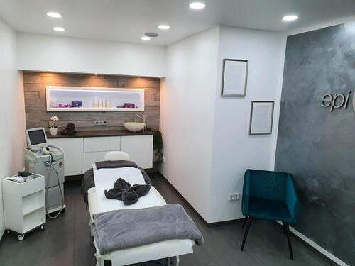 Foto - Raum für Arztin oder Heilpraktikerin für Beautybehandlungen