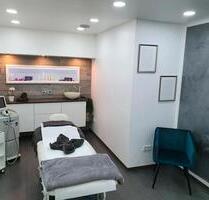 Raum für Arztin oder Heilpraktikerin für Beautybehandlungen - Köln