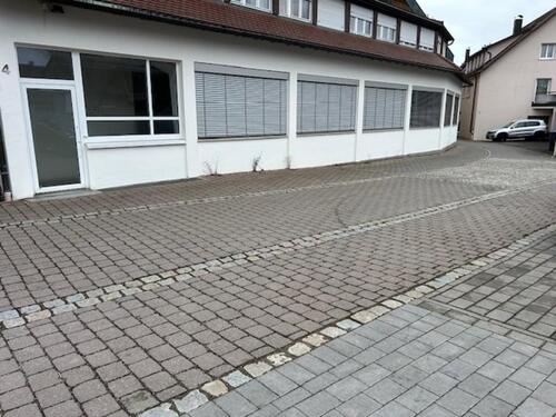 Foto - Helle ebenerdige Halle mit Büro zentral in Welzheim