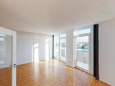 Foto - Großzügige 5-Zimmer-Wohnung mit gemütlichem Balkon!