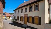 Foto - Bauernhaus mit Scheune und Stallungen