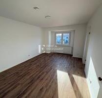 Familientraum in ruhiger Lage: Reihenmittelhaus mit 5 Zimmern, Terrasse & Stellplatz - Kitzingen