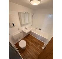 2-Zimmer-Wohnung Balkon & EBK – renoviert, Aufzug, optional TG - Mönchengladbach Süd