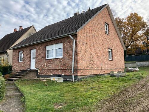 Foto - Kernsaniertes Einfamilienhaus, 88qm, 3 Zimmer,