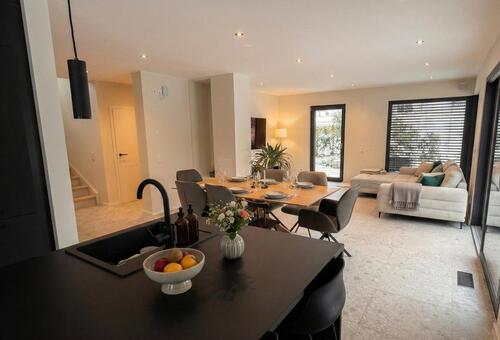 Foto - Provisionsfrei: Neuwertiges ökologisches Designer-Haus mit Pool