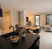 Provisionsfrei: Neuwertiges ökologisches Designer-Haus mit Pool - Deggenhausertal