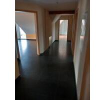 DG. Wohnung - 1.350,00 EUR Kaltmiete, in Ebsdorfergrund (PLZ: 35085)