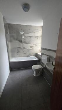 Foto - Schöne renovierte, helle 4-Raum-Wohnung in zentraler Lage!