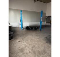 Werkstatt-Lagerhalle - 2.850,00&nbsp;EUR Kaltmiete, ca.&nbsp; 300,00&nbsp;m&sup2; in Neutraubling (PLZ: 93073)