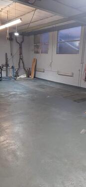 Foto - Top ausgestattete Werkstatt zu vermieten - 150m2 3Hebebühnen usw.
