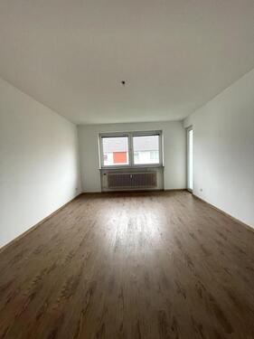 Foto - Frisch sanierte 3-Zimmer-Wohnung mit Balkon in Eisenberg – 74 m², ideal geschnitten und bezugsfertig