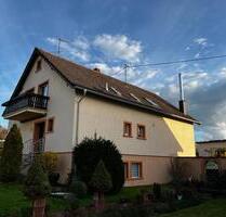 Großzügiges Zweifamilienhaus mit Pool, Klimaanlage - Namborn