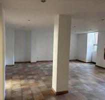 Diese attraktive Mietwohnung befindet sich in zentraler Lage der Wittlicher Innenstadt, in der Trierer Straße 38. Die Wohneinheit überzeugt durch eine durchdachte Raumaufteilung sowie eine ruhige...