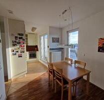 Teilmöblierte 3-Zimmer Maisonette Wohnung mit Balkon und Küche - Frankfurt am Main Nord-West