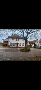Foto - Attraktives 950 qm Grundstück mit vielseitigen Bestandsgebäude !