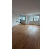 Helle 3 Zimmerwohnung mit Balkon und TG Stellplatz Nähe Maschsee - Hannover Döhren-Wülfel