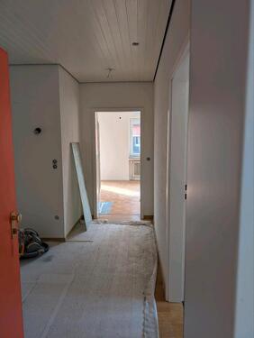 Foto - Erstbezug nach Sanierung Moderne 3-Z-Wohn. mit Balkon & Parkplatz