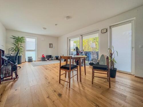 Foto - Neuwertige 2-ZKB-Etagenwohnung mit Balkon in Augsburg-Hochzoll zu vermieten!
