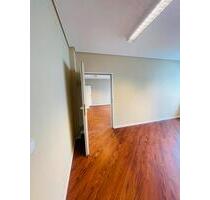 Zwei Büros mit Durchgangstür am Aegi - 40m², flexibel & möbliert - Hannover Südstadt