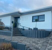 Freistehender Bungalow mit 2 Garagen von privat zu verkaufen! - Bedburg