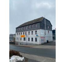 Mehrfamilienhaus mit Entwicklungspotenzial – sanierungsbedürftig - Bad Lobenstein