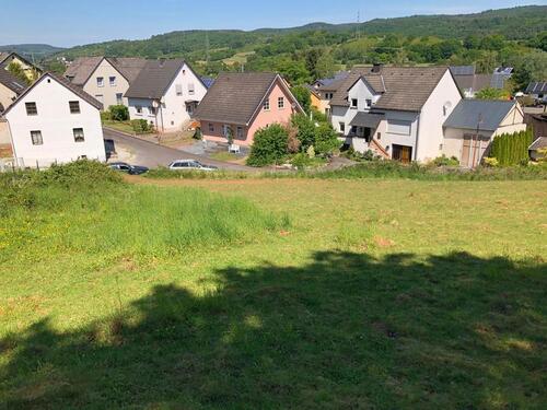Foto - Sofort verfügbares und voll erschlossenes, sonniges Baugrundstück