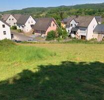 Sofort verfügbares und voll erschlossenes, sonniges Baugrundstück - Bausendorf