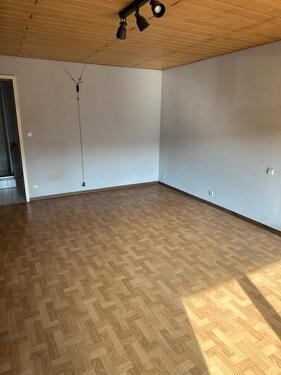 Foto - 3-Zimmer-Wohnung mit großem Garten - teilmöbliert