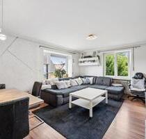 Moderne 4-Zimmer-Wohnung mit großem und idyllischen Gemeinschafts - Stadtbergen