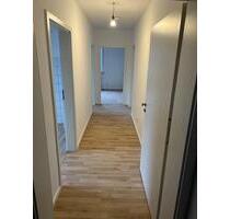 Helle 3 Zimmer EG-Wohnung in zentr. Lage von Breidenbach + Stellp