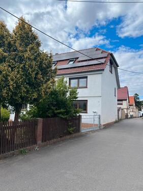 Foto - Einfamilienhaus mit großer Scheune