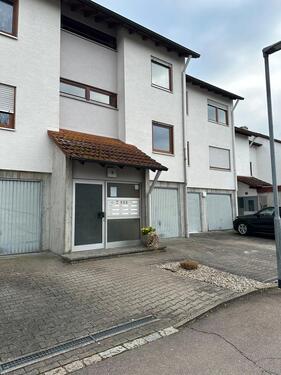 Foto - Sonnige 3-Zimmer Wohnung 2. OG - 1.330,00&nbsp;EUR Kaltmiete, ca.&nbsp; 80,00&nbsp;m&sup2;