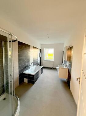 Foto - 4-Zimmerwohnung zur Vermietung - 1.200,00&nbsp;EUR Kaltmiete, ca.&nbsp; 120,00&nbsp;m&sup2;