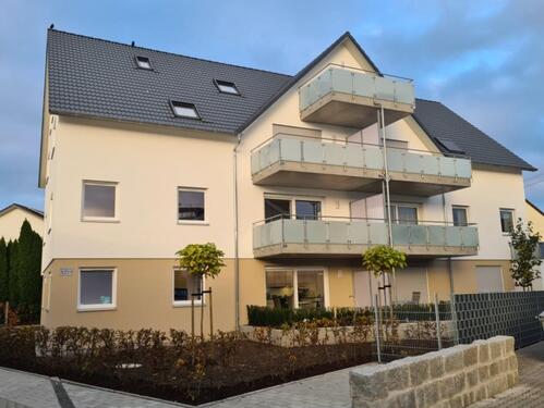 Foto - 4-Zimmer 1.OG, zentral, barrierefrei, Balkon, EBK, Carport+W-box